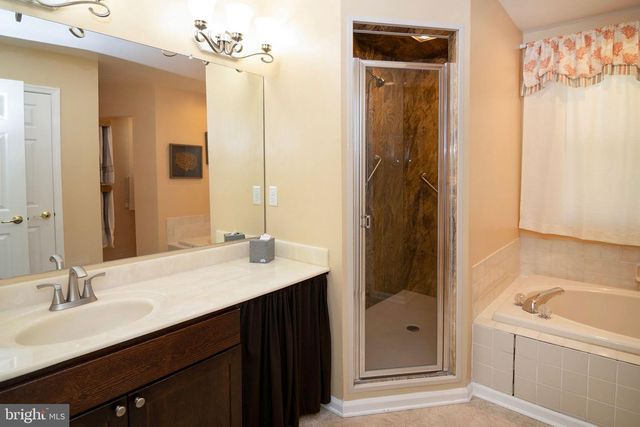 18 ABERDEEN DR, Sicklerville, NJ 08081