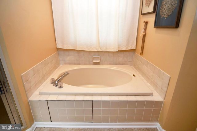 18 ABERDEEN DR, Sicklerville, NJ 08081