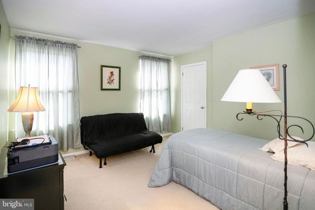 18 ABERDEEN DR, Sicklerville, NJ 08081