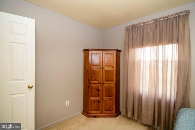 18 ABERDEEN DR, Sicklerville, NJ 08081