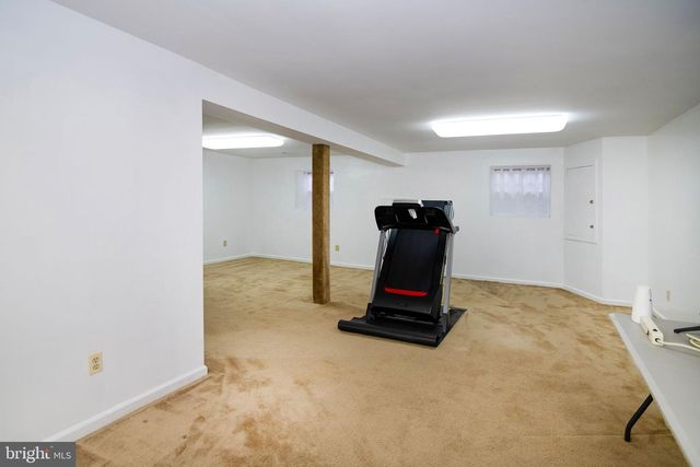 18 ABERDEEN DR, Sicklerville, NJ 08081