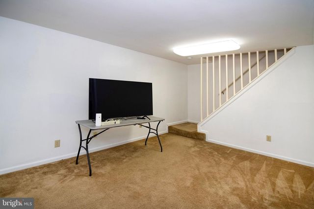 18 ABERDEEN DR, Sicklerville, NJ 08081