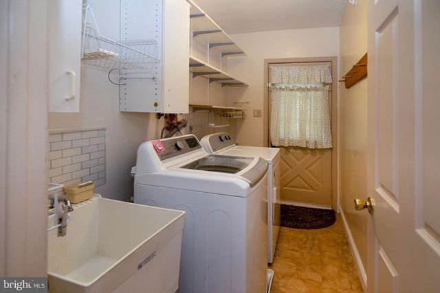 18 ABERDEEN DR, Sicklerville, NJ 08081