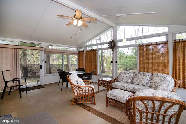 18 ABERDEEN DR, Sicklerville, NJ 08081