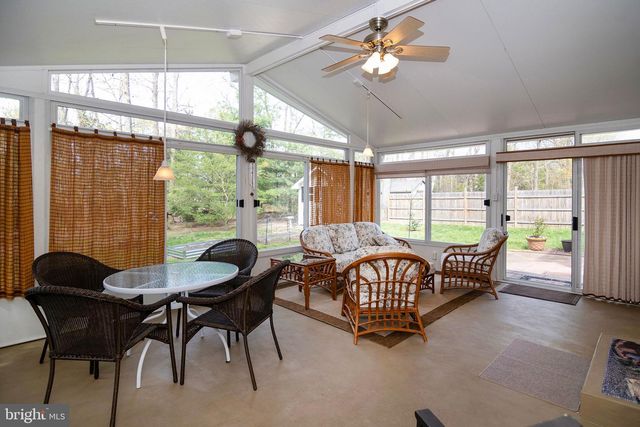 18 ABERDEEN DR, Sicklerville, NJ 08081