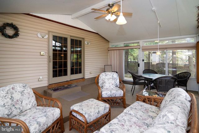 18 ABERDEEN DR, Sicklerville, NJ 08081