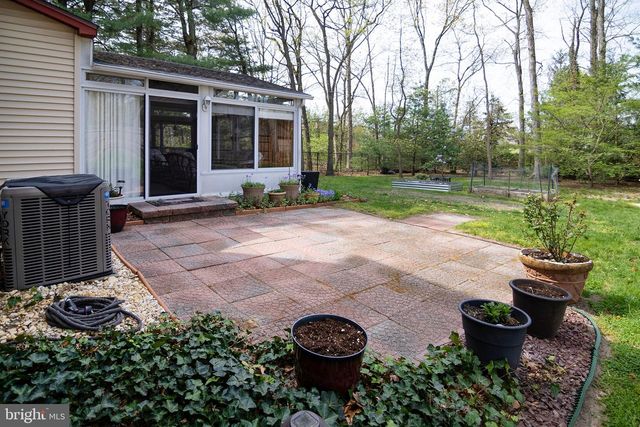 18 ABERDEEN DR, Sicklerville, NJ 08081