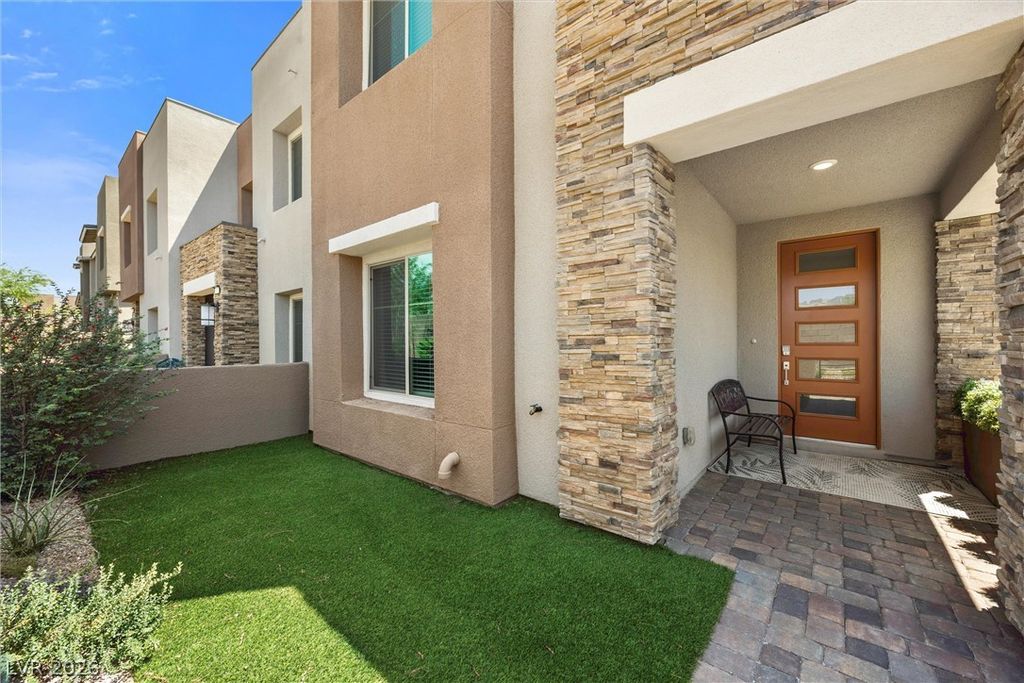 600 North Carriage Hill Drive 1034, Las Vegas, NV 89138 — photo 2