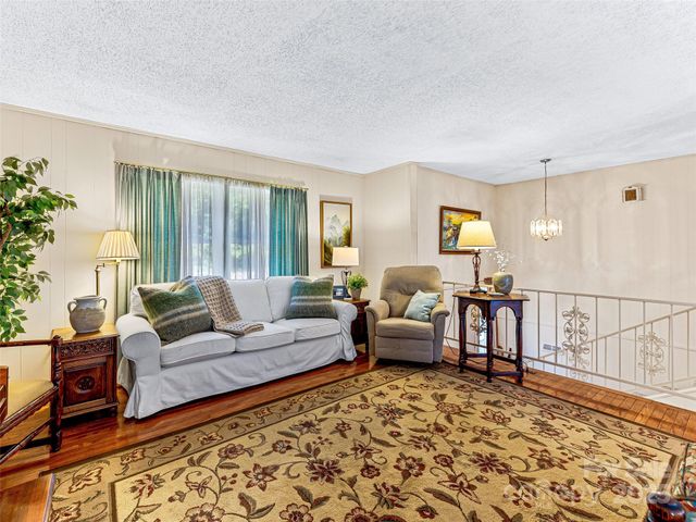 29 Tall Oaks Road, Candler, NC 28715