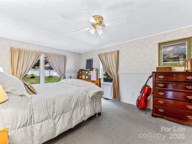 29 Tall Oaks Road, Candler, NC 28715