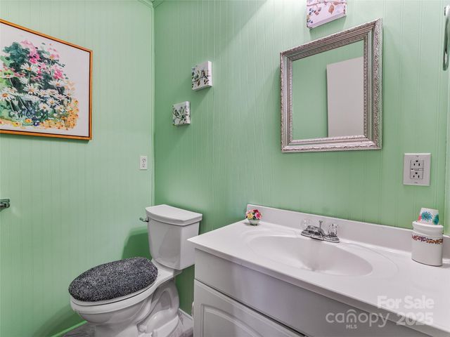 29 Tall Oaks Road, Candler, NC 28715