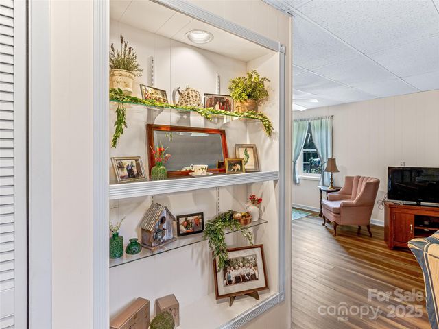 29 Tall Oaks Road, Candler, NC 28715