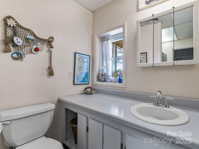 29 Tall Oaks Road, Candler, NC 28715