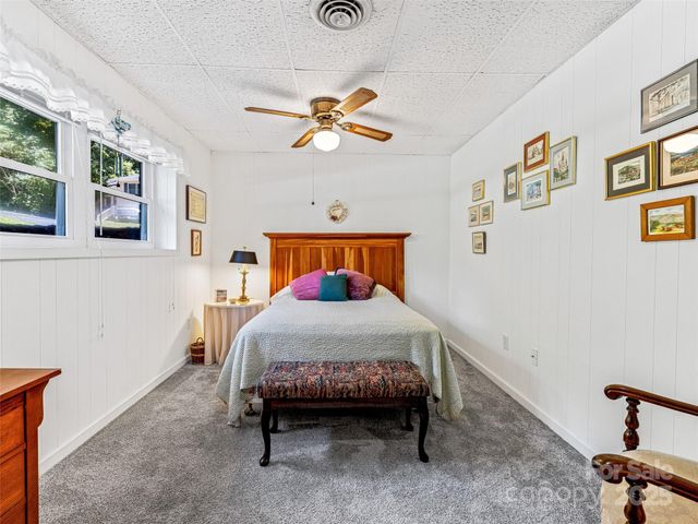 29 Tall Oaks Road, Candler, NC 28715