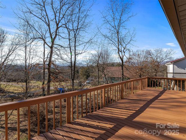 29 Tall Oaks Road, Candler, NC 28715