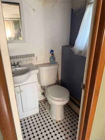 172 N Walnut Street, Massapequa, NY 11758