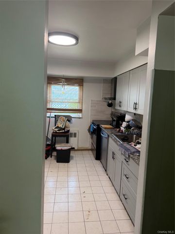 172 N Walnut Street, Massapequa, NY 11758