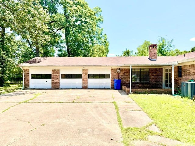 307 Trailwood Drive, Crockett, TX 75835