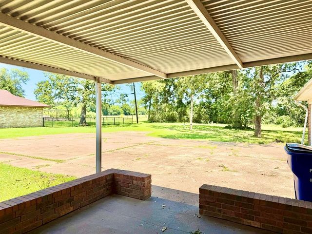307 Trailwood Drive, Crockett, TX 75835