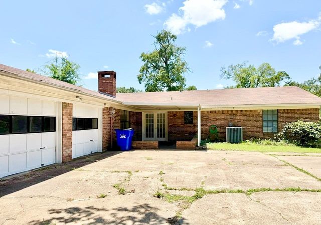 307 Trailwood Drive, Crockett, TX 75835