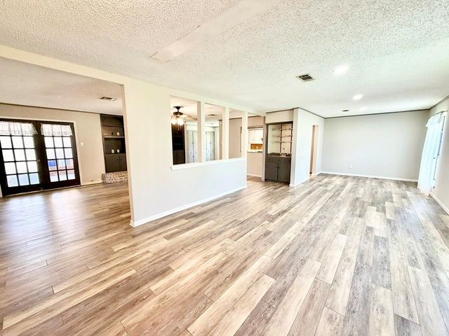 307 Trailwood Drive, Crockett, TX 75835