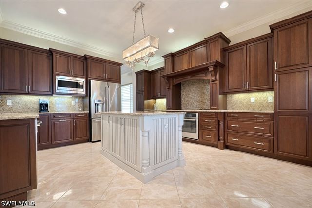 2915 Cinnamon Bay CIR, Naples, FL 34119