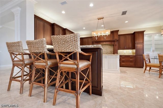 2915 Cinnamon Bay CIR, Naples, FL 34119