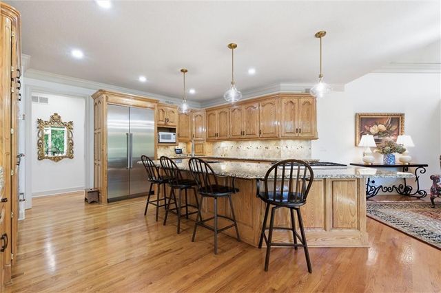 6001 N Cosby Avenue, Kansas City, MO 64151