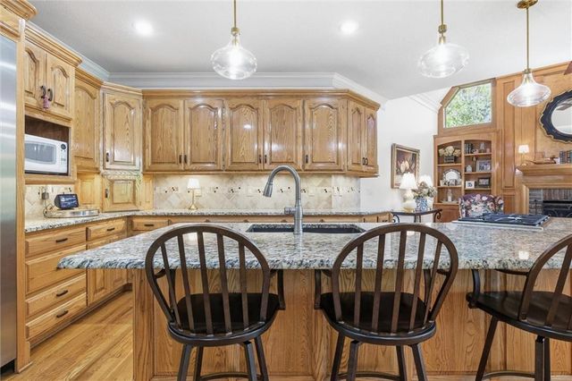 6001 N Cosby Avenue, Kansas City, MO 64151