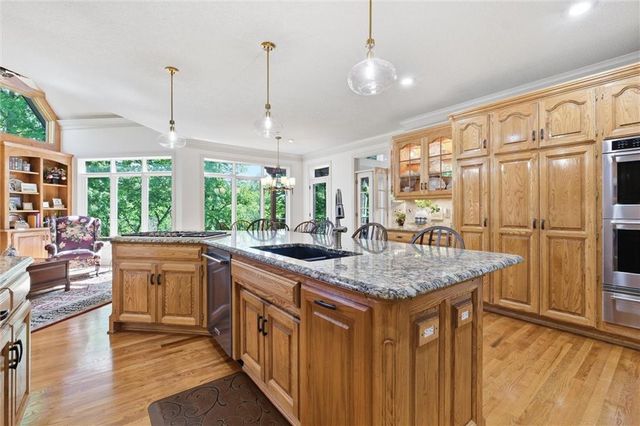 6001 N Cosby Avenue, Kansas City, MO 64151