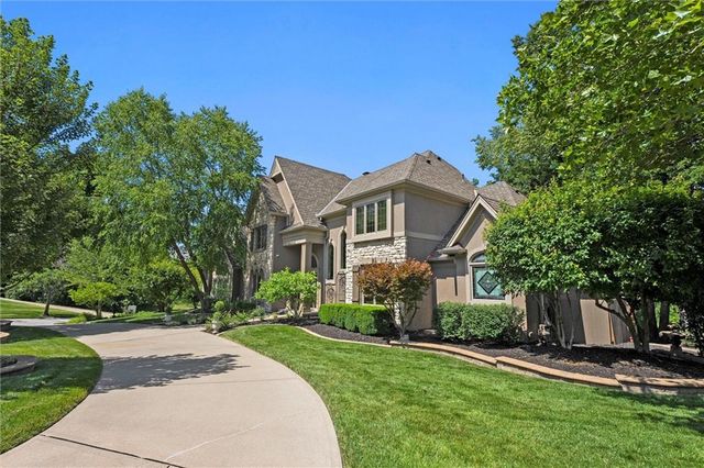 6001 N Cosby Avenue, Kansas City, MO 64151