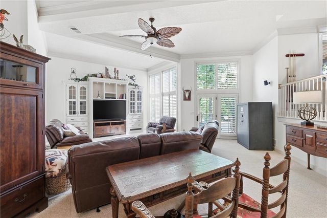 6001 N Cosby Avenue, Kansas City, MO 64151