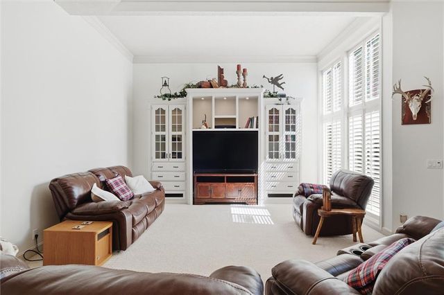 6001 N Cosby Avenue, Kansas City, MO 64151
