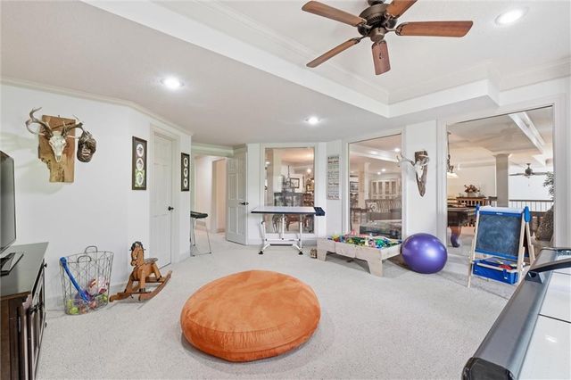 6001 N Cosby Avenue, Kansas City, MO 64151