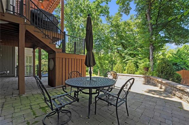 6001 N Cosby Avenue, Kansas City, MO 64151