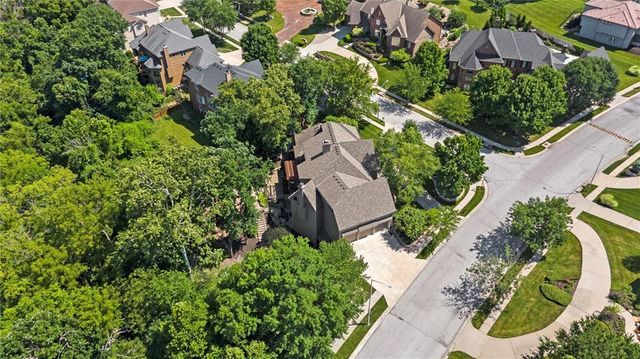 6001 N Cosby Avenue, Kansas City, MO 64151