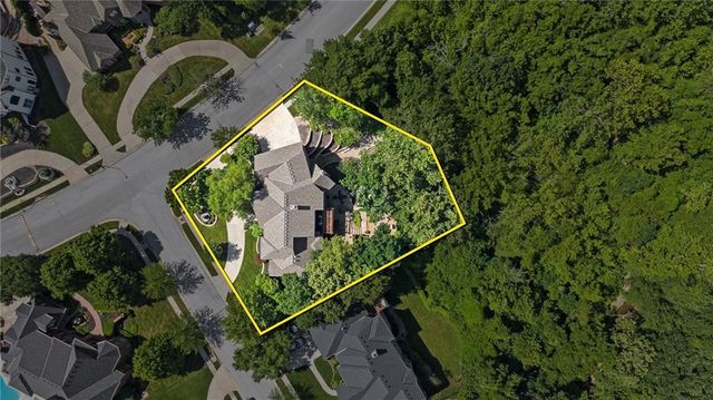 6001 N Cosby Avenue, Kansas City, MO 64151