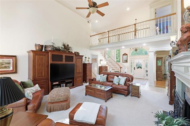 6001 N Cosby Avenue, Kansas City, MO 64151