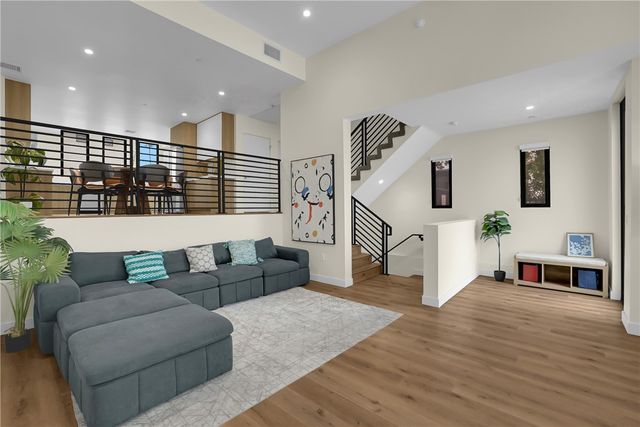 501 N Santa Anita B, Arcadia, CA 91006