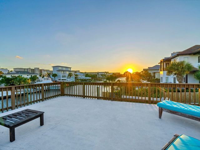 524 Vera Cruz Drive, Destin, FL 32541