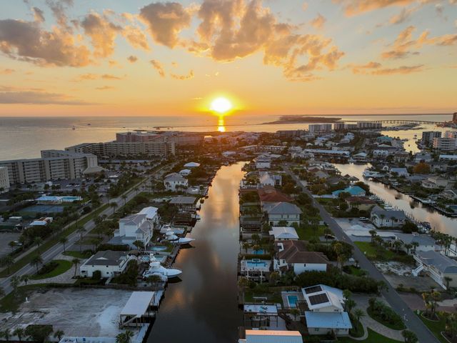 524 Vera Cruz Drive, Destin, FL 32541