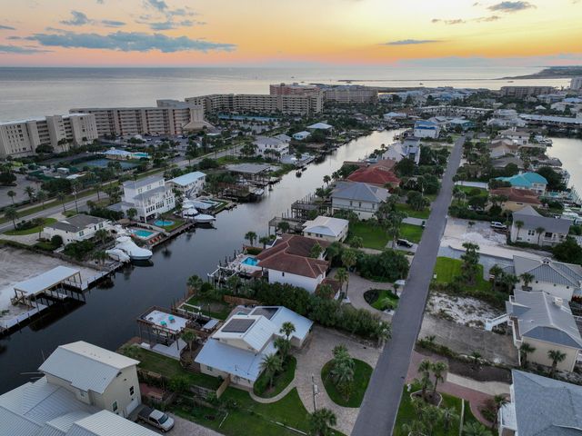 524 Vera Cruz Drive, Destin, FL 32541