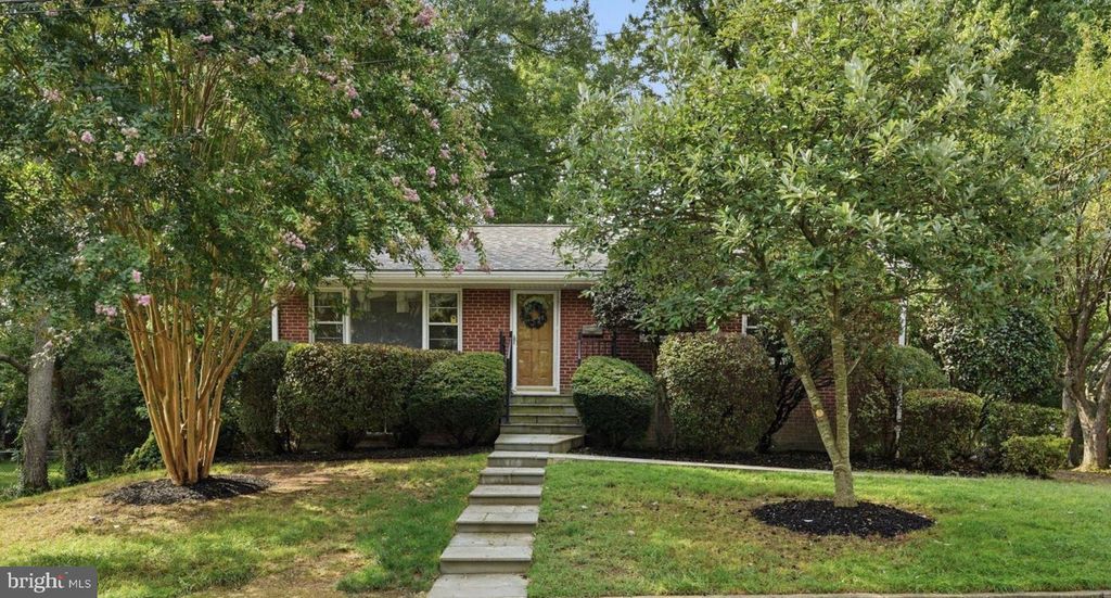 601 RANDOLPH ST, Falls Church, VA 22046