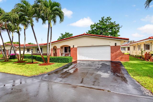 1255 NW 44th Street, Deerfield Beach, FL 33064