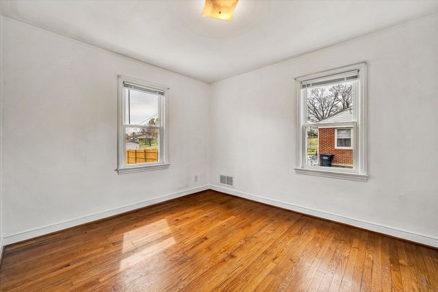 1150 Starmount AVE, Roanoke, VA 24019