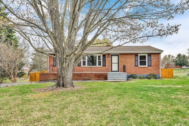 1150 Starmount AVE, Roanoke, VA 24019