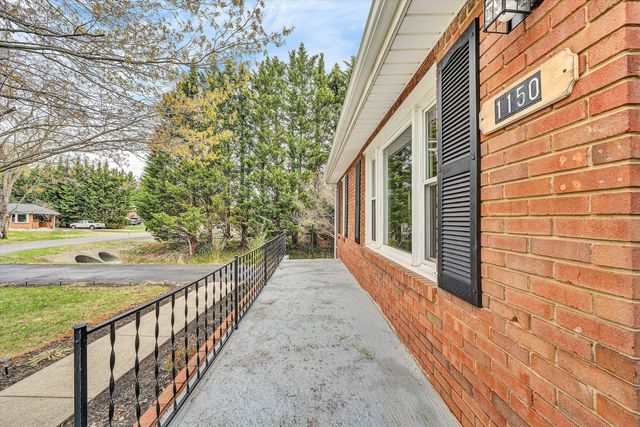 1150 Starmount AVE, Roanoke, VA 24019