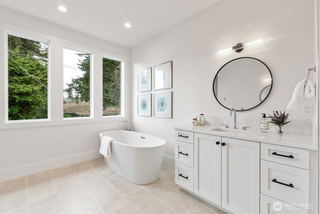 16503 NE 25th Place, Bellevue, WA 98008