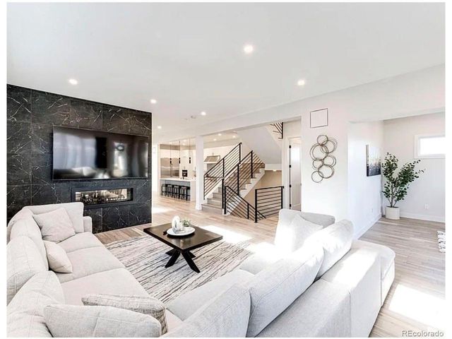 1615 S Franklin St, Denver, CO 80210