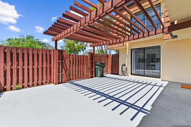 2645 Albatross Road N 4-d, Delray Beach, FL 33444